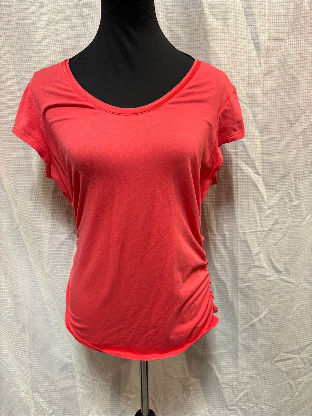 Women’s Scoop Neck Short Sleeve Top - Coral Pink